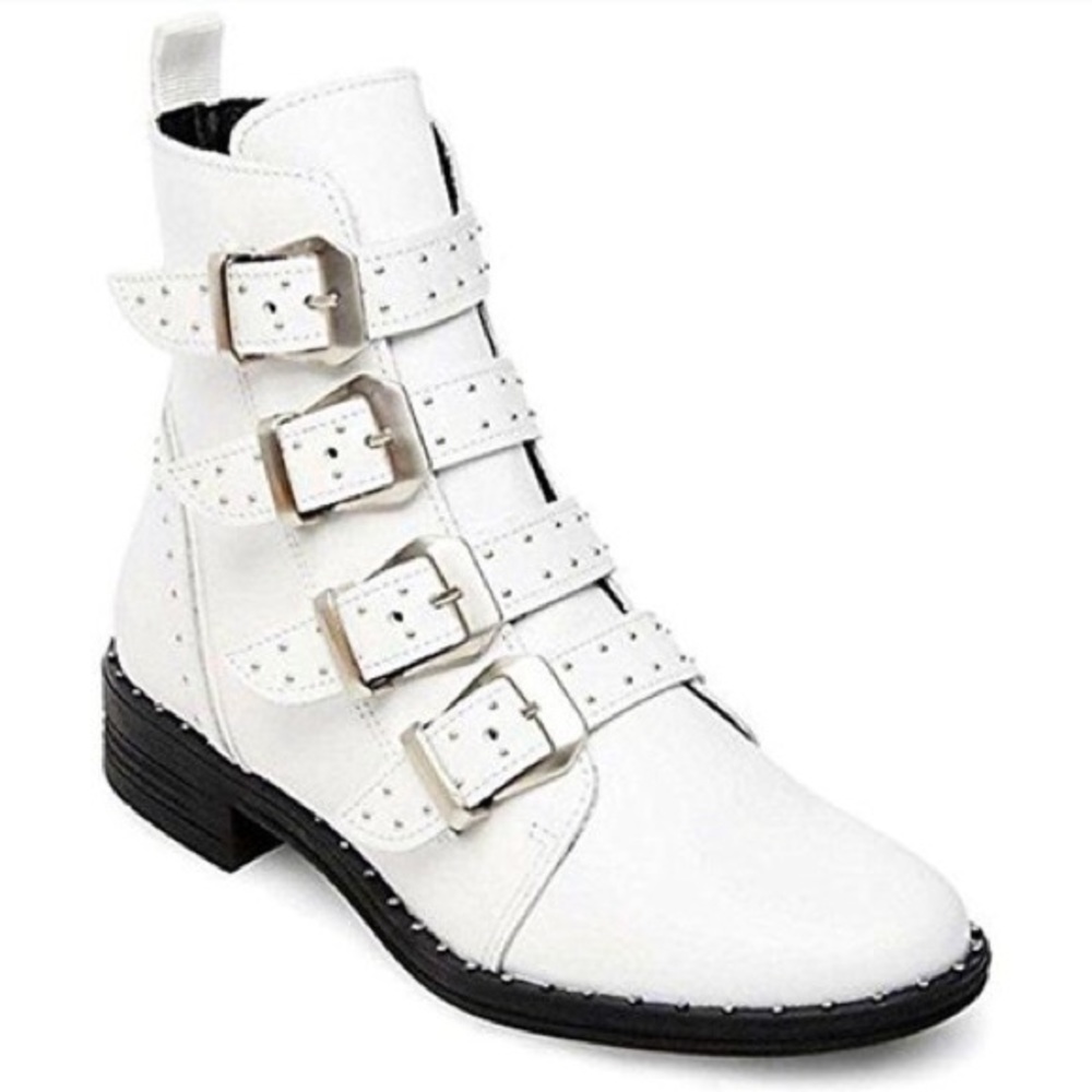 SOLD ⭐️ Steve Madden Pursue Boots